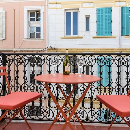 Centre, Climatise, Balcon, A Pied *